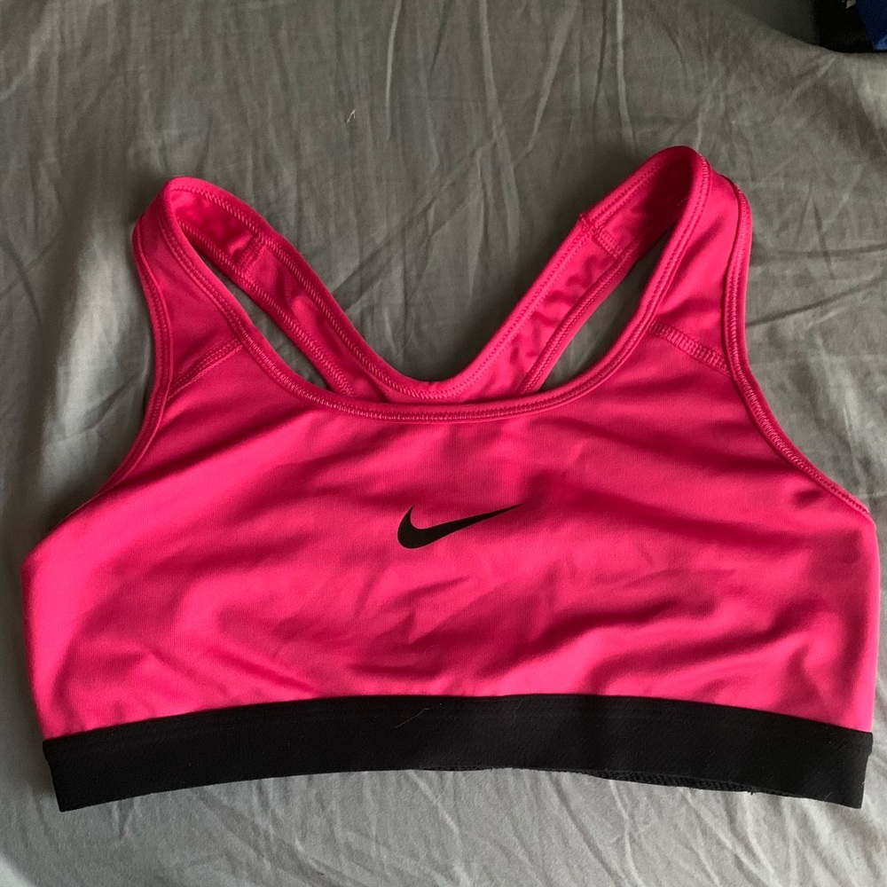 Nike sports bra size medium